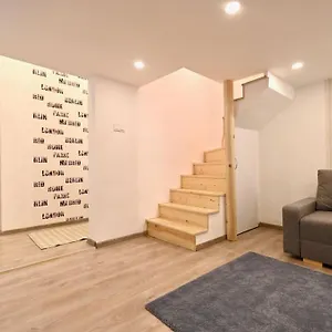 Cute Gallery Flat In Kiraly Street Apartament